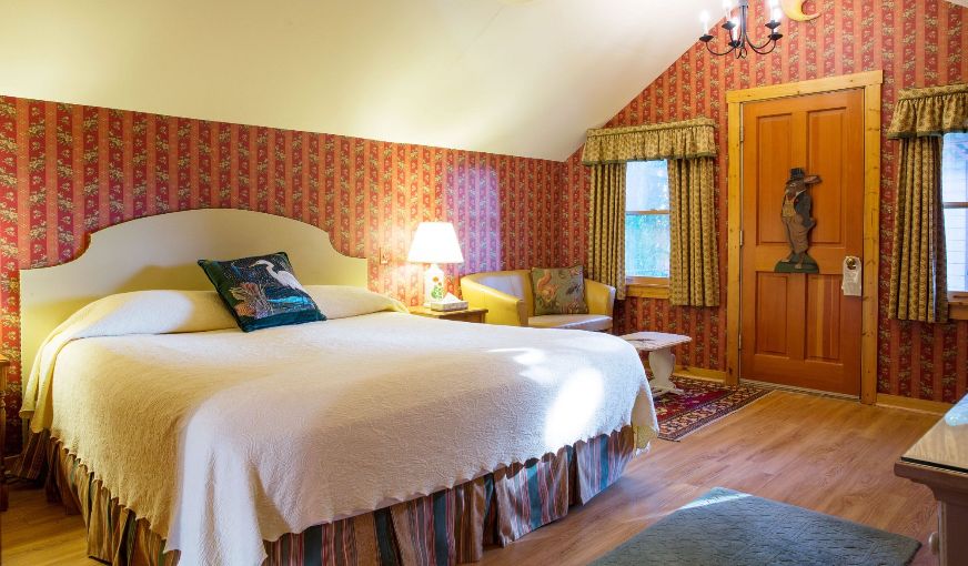 Sandaway Suites & Beach, room with private jacuzzi, photo 3