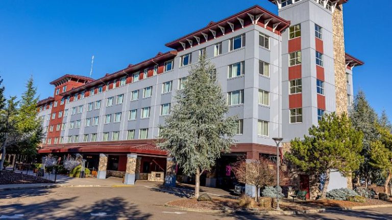 Seven Feathers Casino Resort