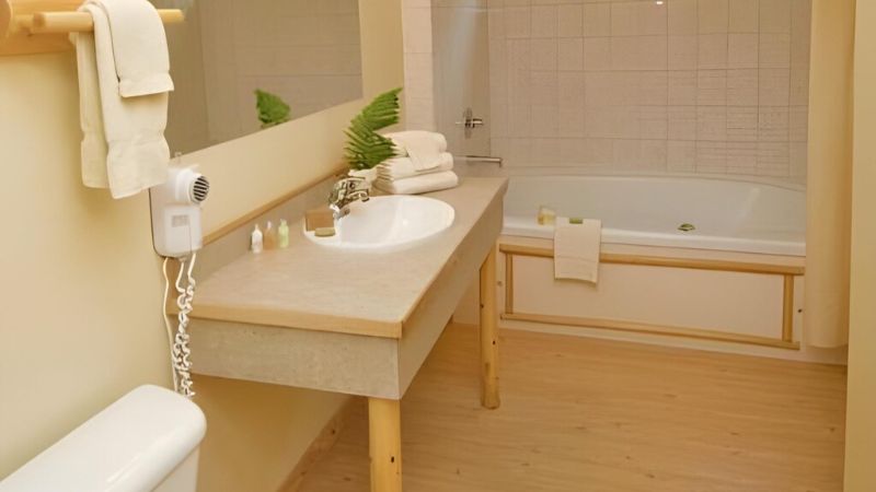 Seward Windsong Lodge, room with private jacuzzi, photo 1
