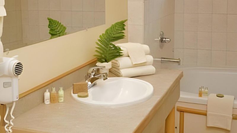 Seward Windsong Lodge, room with private jacuzzi, photo 2