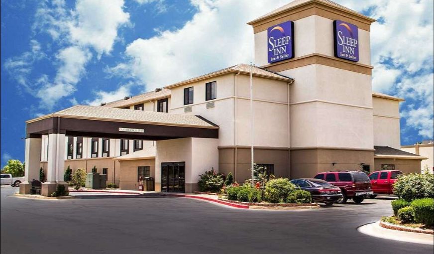 Sleep Inn & Suites Oklahoma City North, room with private jacuzzi, photo 8