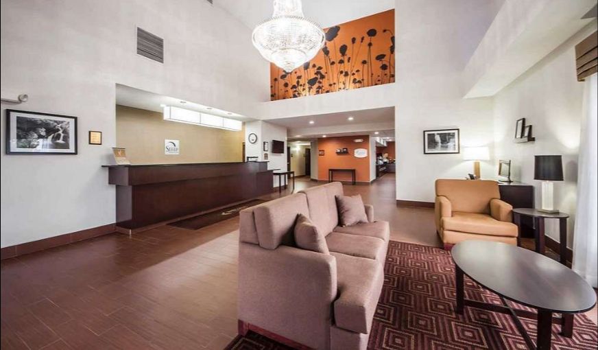Sleep Inn & Suites Oklahoma City North, room with private jacuzzi, photo 6