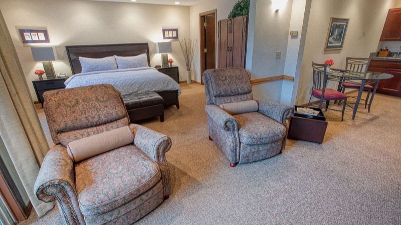 Sophie Station Suites, room with private jacuzzi, photo 4