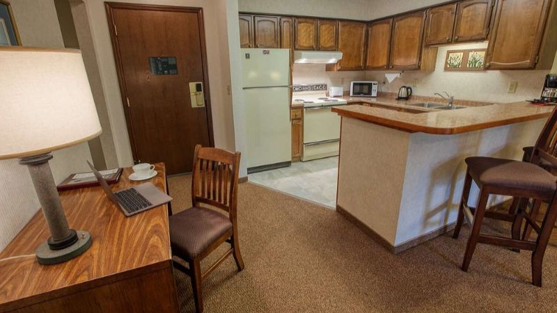 Sophie Station Suites, room with private jacuzzi, photo 5