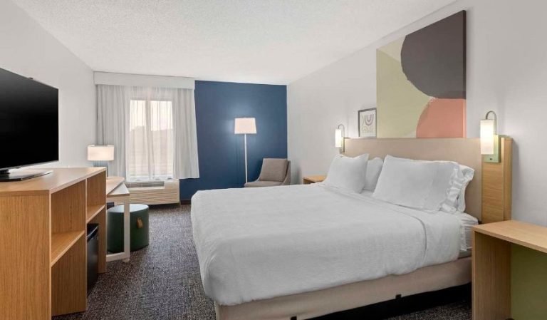 Spark by Hilton Newcomerstown
