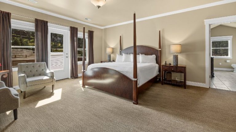 Summer Creek Inn
