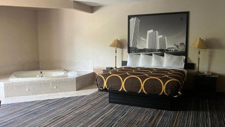 Super 8 by Wyndham Albany