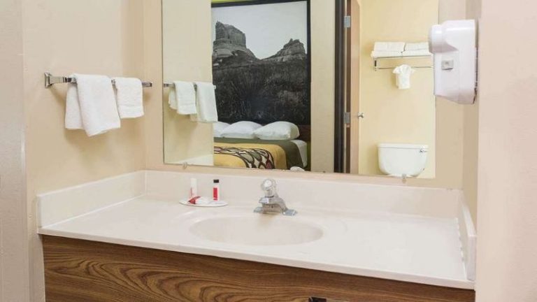 Super 8 by Wyndham Chadron NE
