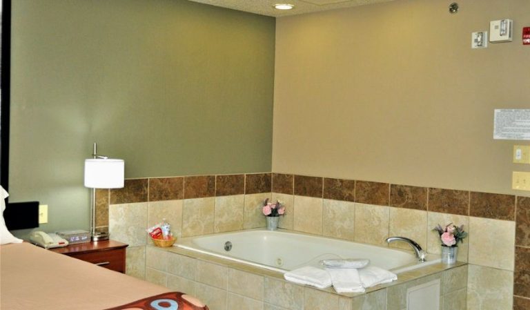 Super 8 by Wyndham Clearfield Hotel