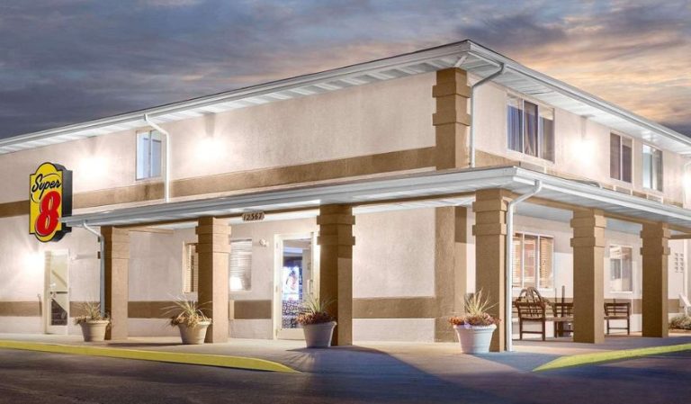 Super 8 by Wyndham Richlands / Claypool Hill Area