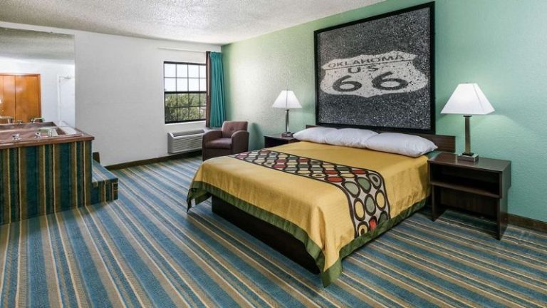 Super 8 by Wyndham Sapulpa/Tulsa Area