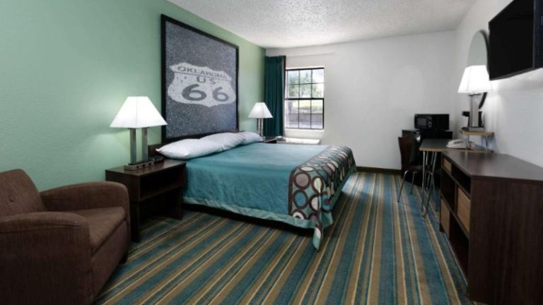 Super 8 by Wyndham Sapulpa/Tulsa Area