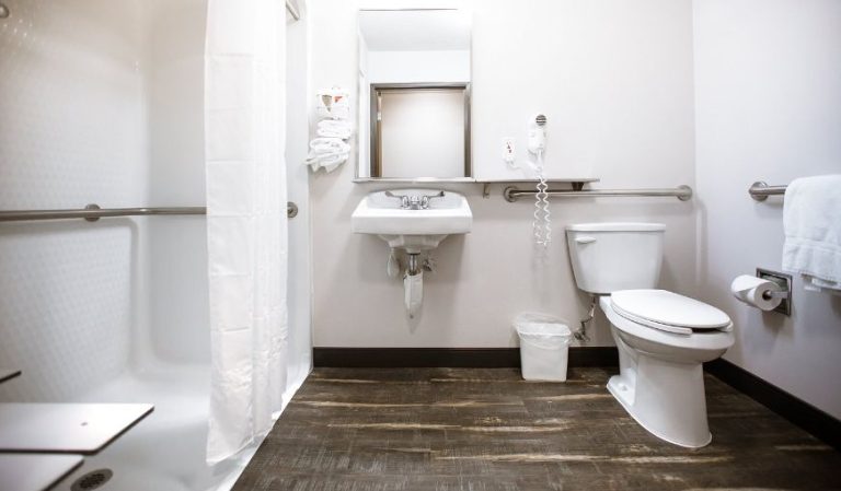Ten Pin Inn & Suites