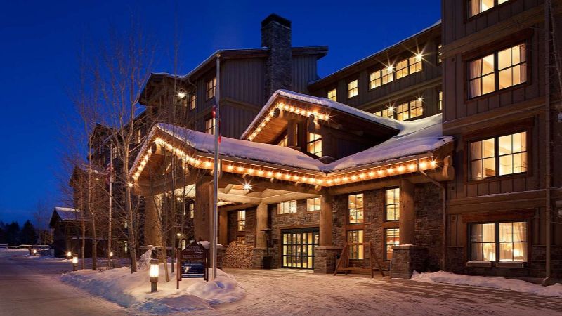 Teton Mountain Lodge & Spa, room with private jacuzzi, photo 8