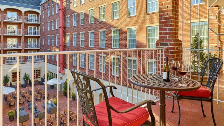 The Alexandrian Old Town Alexandria, Autograph Collection