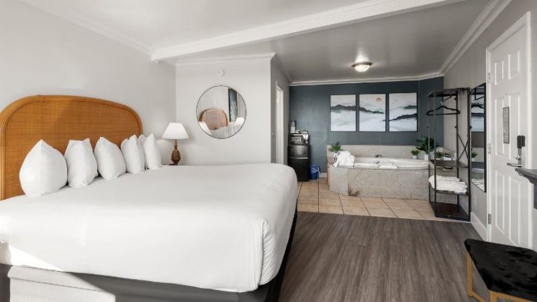 The Beachcomber Motel and Spa on the Beach