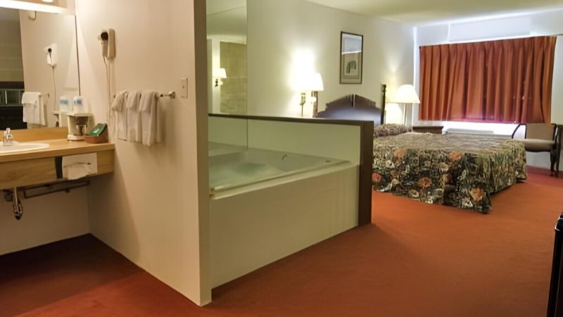 Voyageur Inn and Conference Center