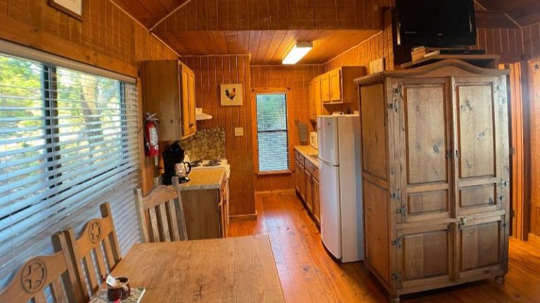 Walnut Canyon Cabins