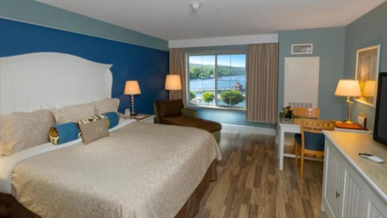 Watkins Glen Harbor Hotel