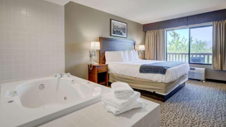 Whitefish Riverfront Hotel