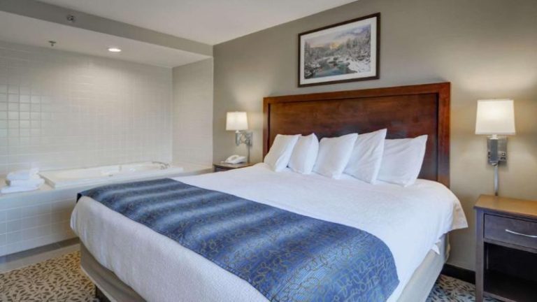 Whitefish Riverfront Hotel