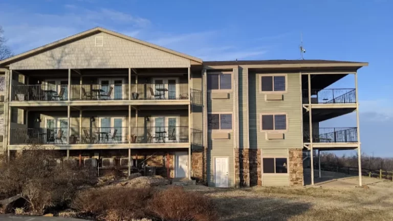 Whitney Mountain Lodge
