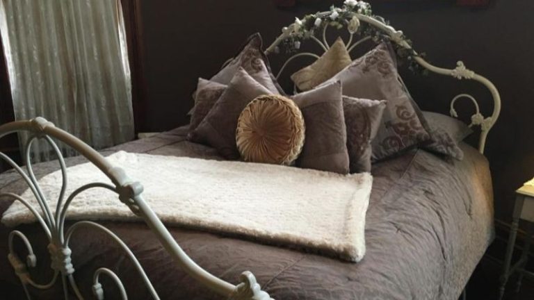 1884 Wildwood Bed and Breakfast Inn