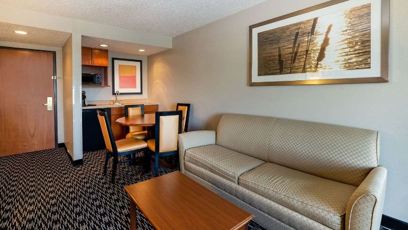 Wingate by Wyndham Gillette, room with private jacuzzi, photo 5