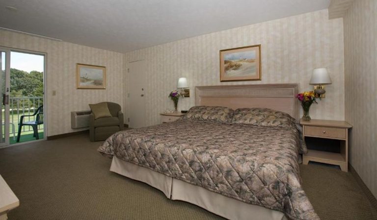 Winnapaug Inn