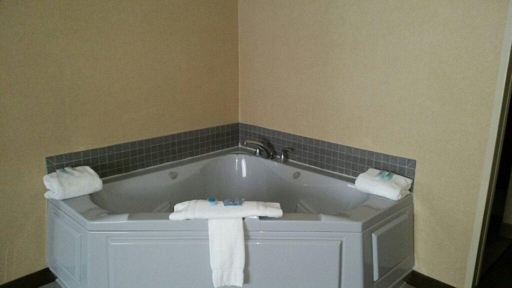 C’mon Inn Thief River Falls