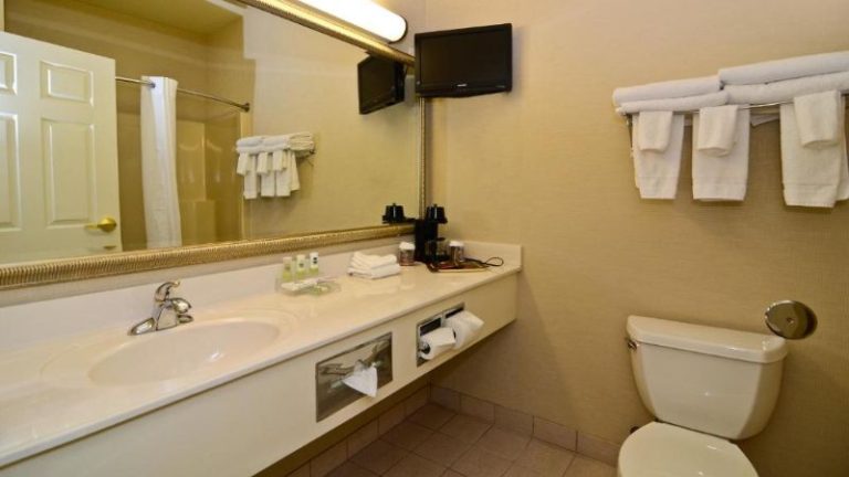 Country Inn & Suites by Radisson, Stevens Point, WI