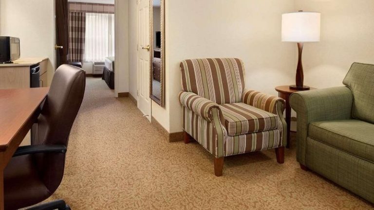 Country Inn & Suites by Radisson, Stevens Point, WI