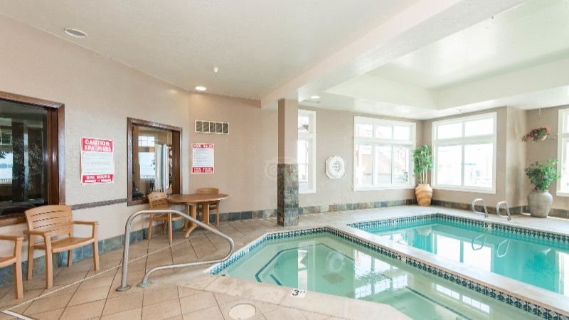 KwaTaqNuk Resort & Casino, room with private jacuzzi, photo 8