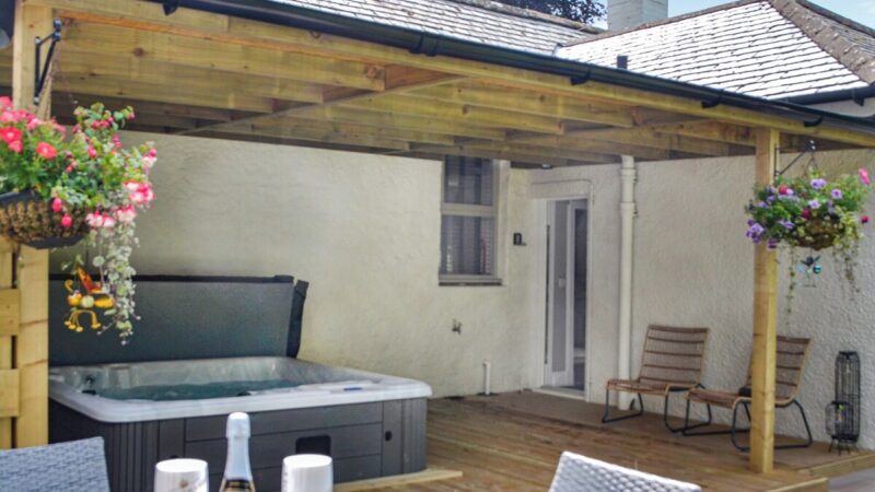 2 bedroom accommodation in Dumfries, cabin with a private hot tub, photo 1