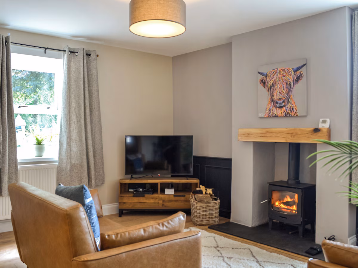 2 bedroom accommodation in Dumfries, cabin with a private hot tub, photo 3