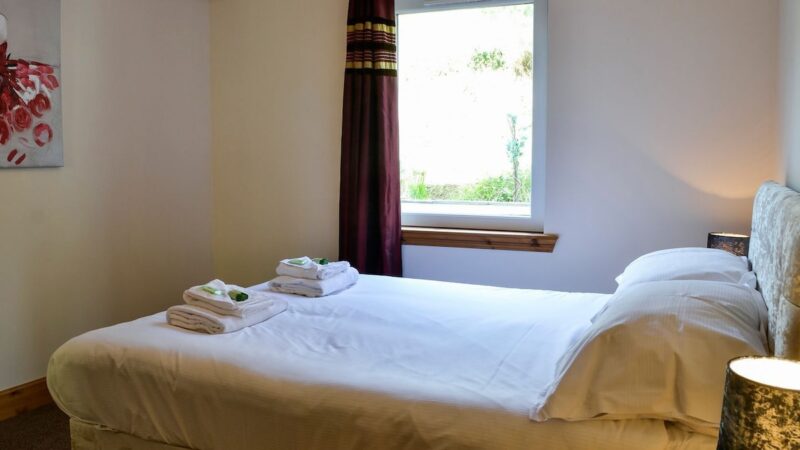 2 bedroom accommodation in Portpatrick, cabin with a private hot tub, photo 1
