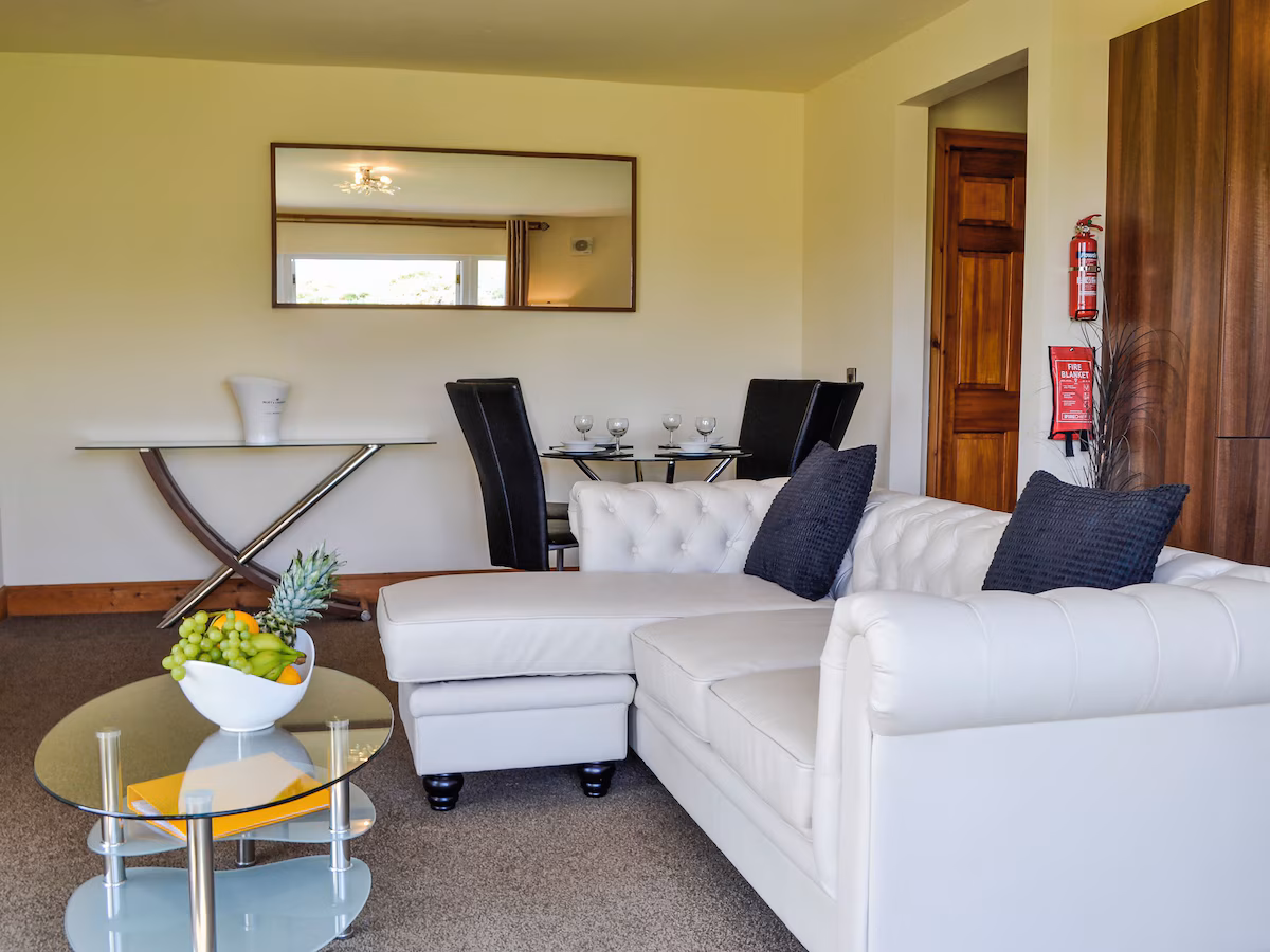 2 bedroom accommodation in Portpatrick, cabin with a private hot tub, photo 2