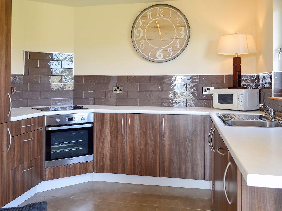 2 bedroom accommodation in Portpatrick, cabin with a private hot tub, photo 4