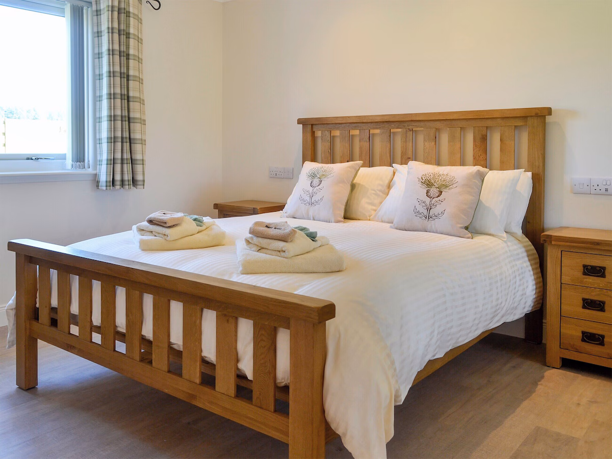 3 bedroom accommodation in Amisfield, near Dumfries, cabin with a private hot tub, photo 6