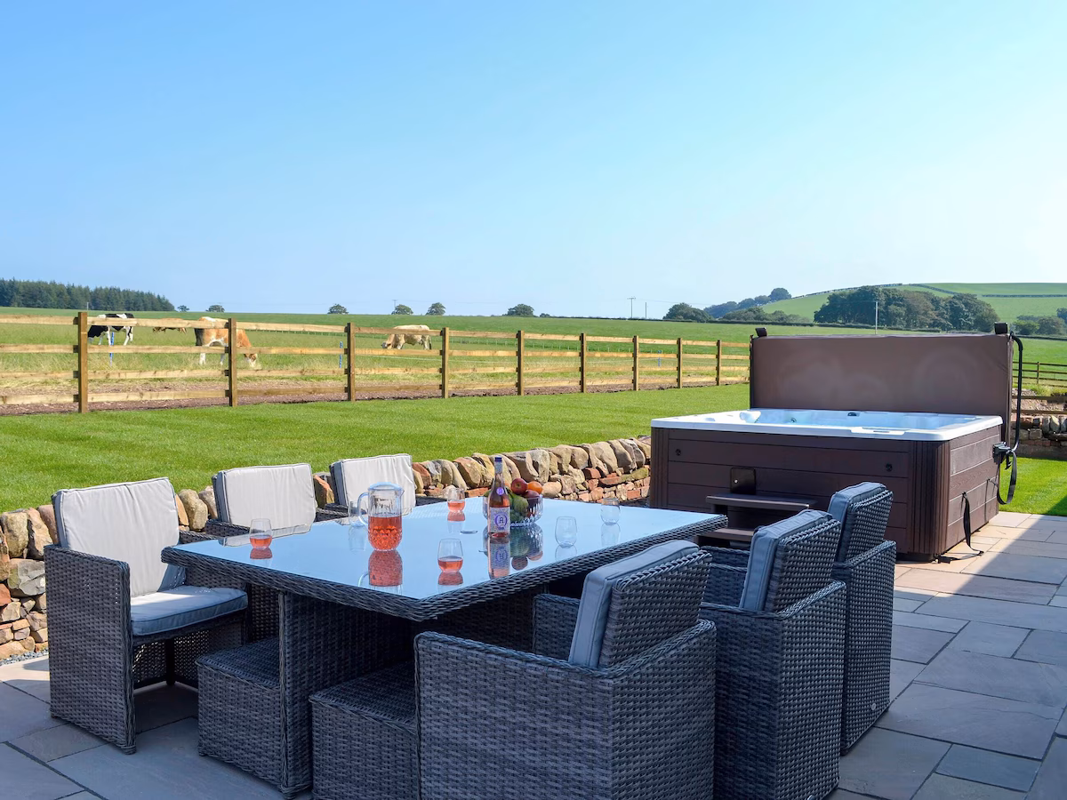 3 bedroom accommodation in Amisfield, near Dumfries, cabin with a private hot tub, photo 8