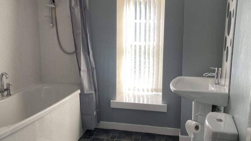 3 bedroom cottage in the Village of Wanlockhead, cabin with a private hot tub, photo 1