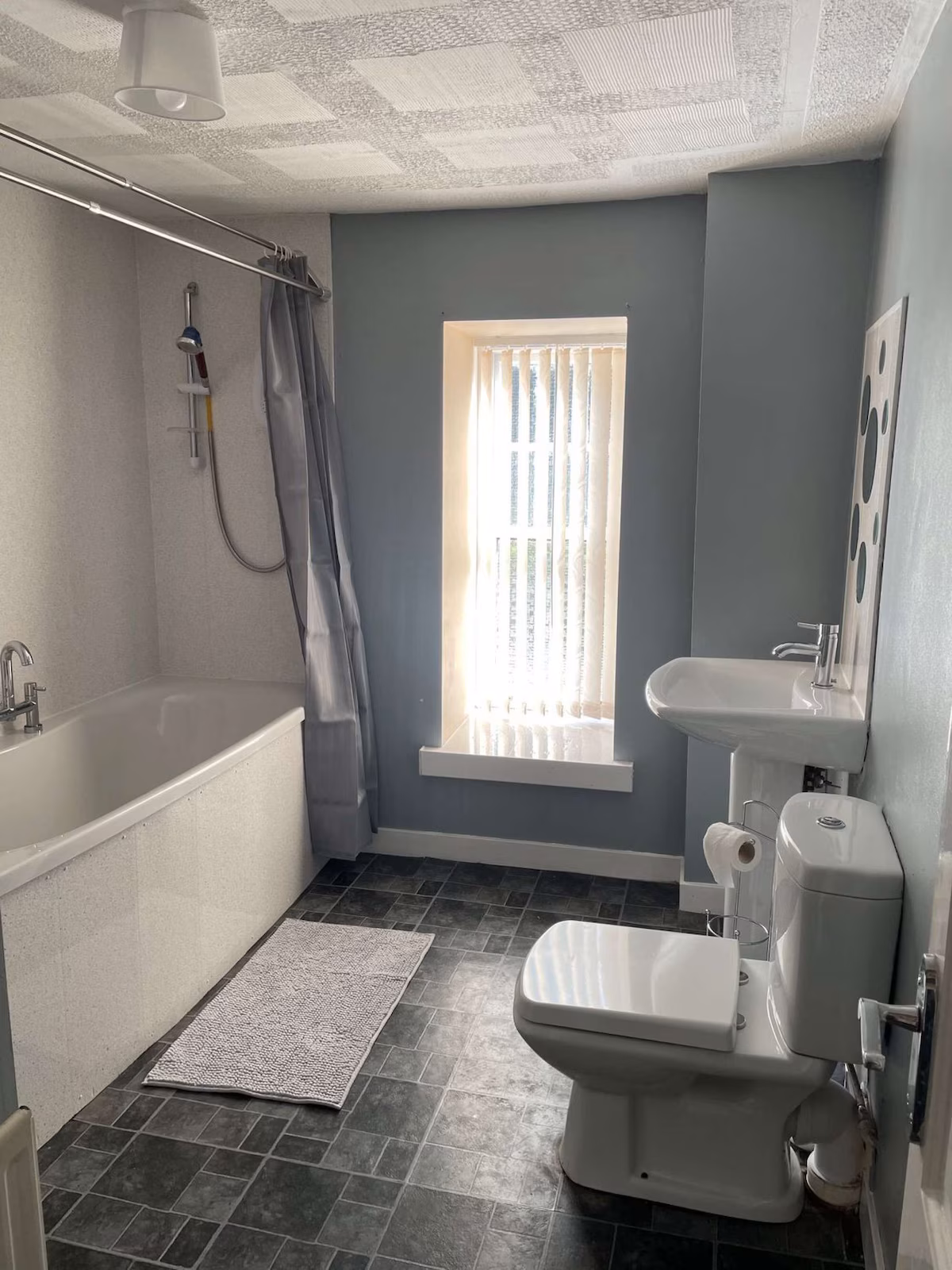 3 bedroom cottage in the Village of Wanlockhead, cabin with a private hot tub, photo 6