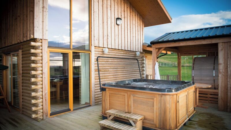 AURAE, cabin with a private hot tub