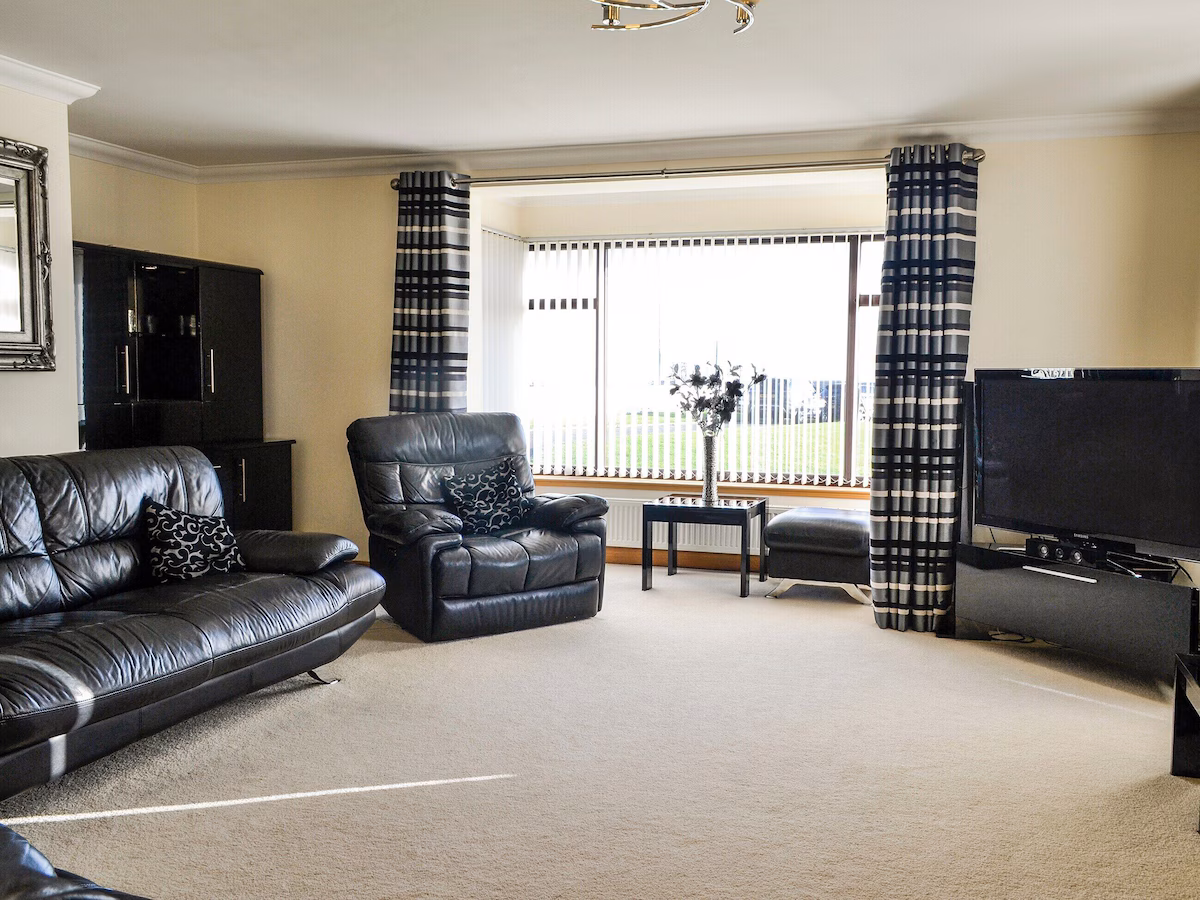 Ashgrove – Seascape Cottages, Southerness, near Dumfries, cabin with a private hot tub, photo 2