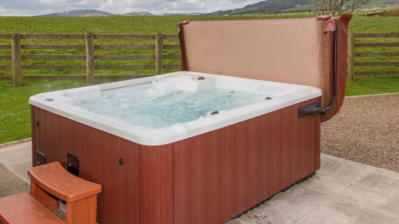 Ashgrove – Seascape Cottages, Southerness, near Dumfries, cabin with a private hot tub, photo 1