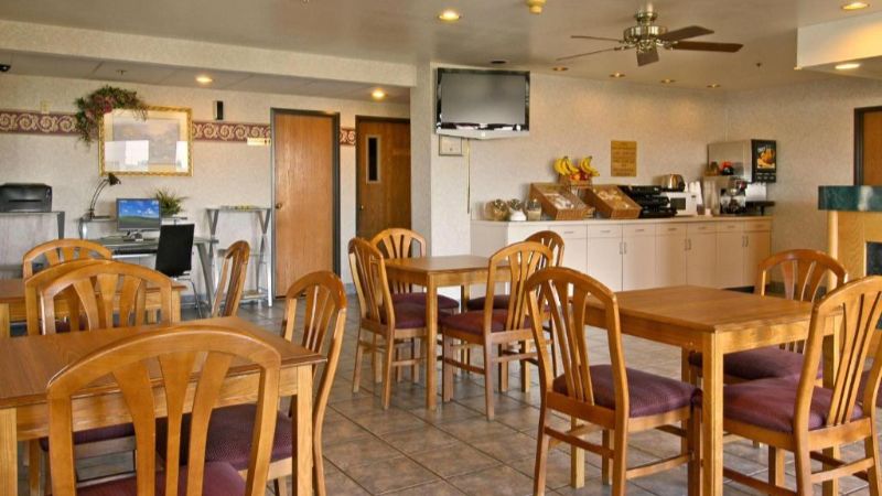 Baymont by Wyndham Tuscola, room with private jacuzzi, photo 8