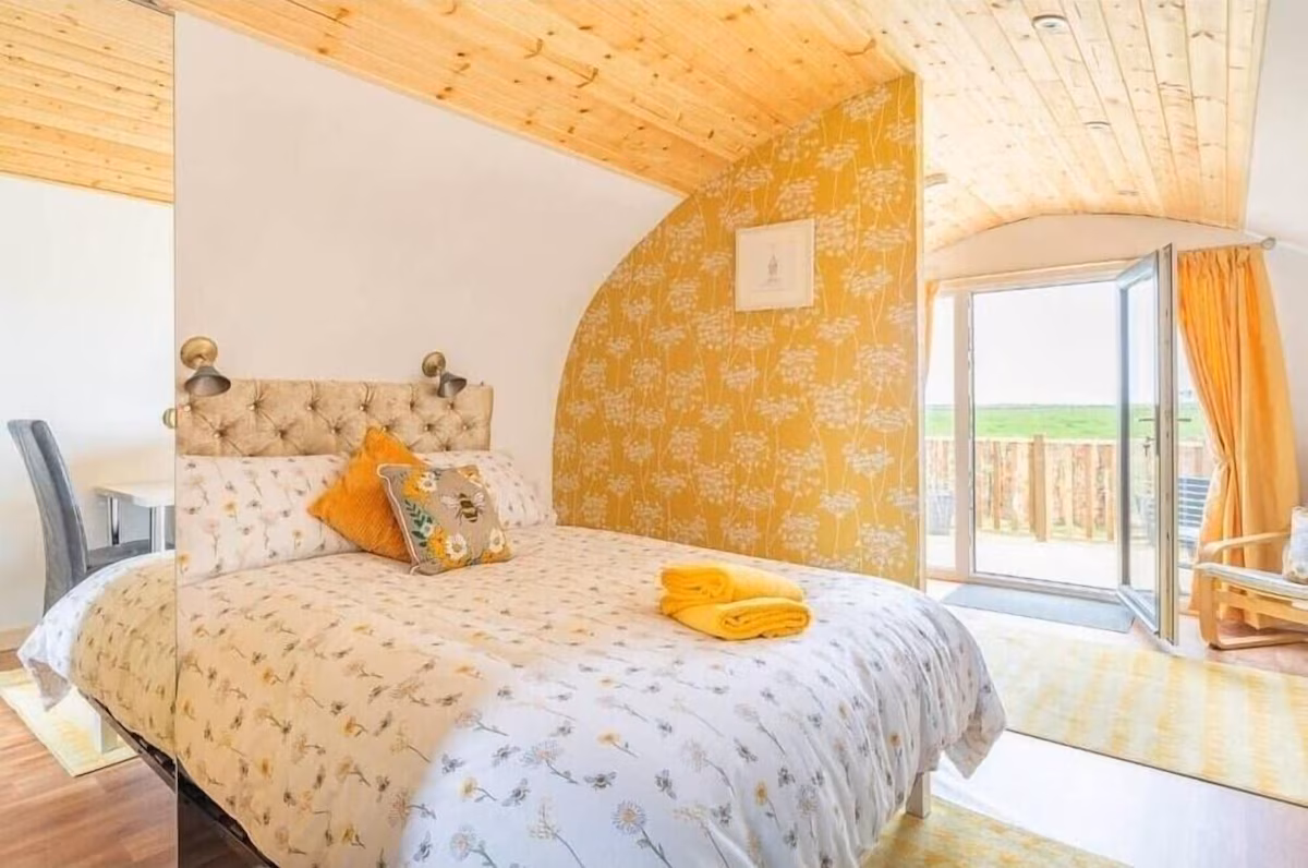 Beautiful Glamping retreat: Hot tub and views, cabin with a private hot tub, photo 2