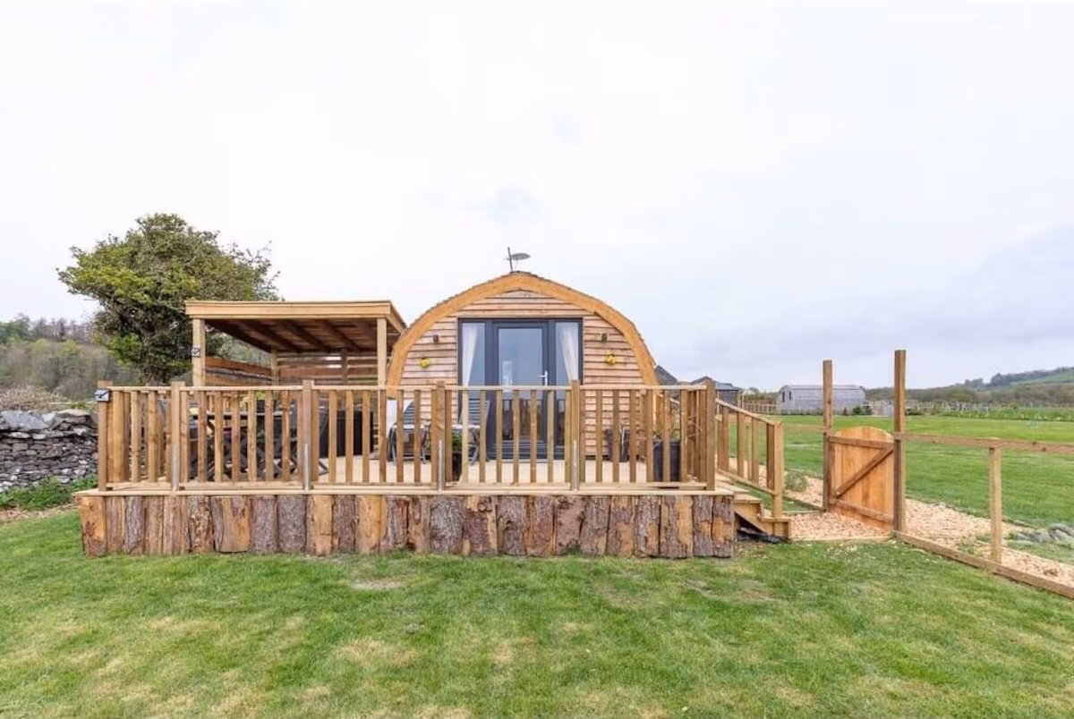 Beautiful Glamping retreat: Hot tub and views, cabin with a private hot tub, photo 5