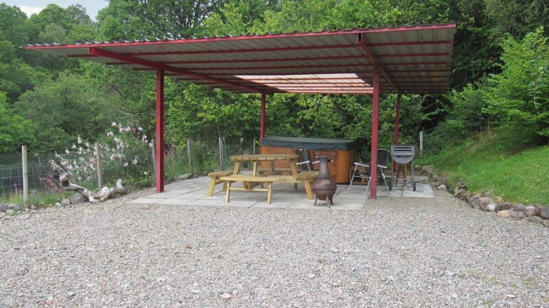 Beech House – Seangan Lodges & Beech House, Banavie, cabin with a private hot tub