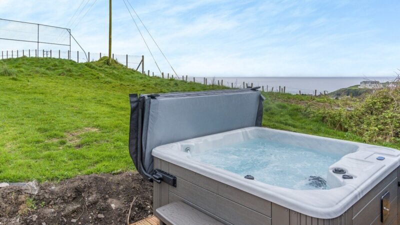Ben Ma Cree, cabin with a private hot tub